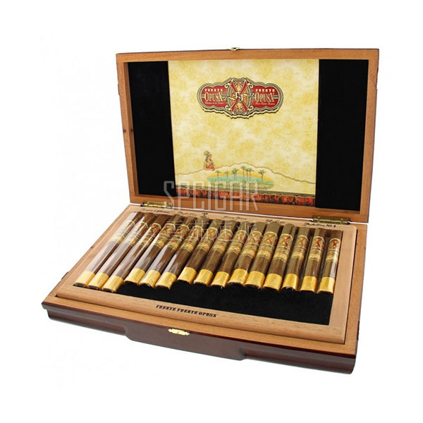 阿图罗·富恩特巨著假日系列礼盒雪茄